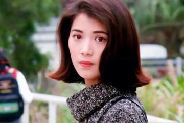 袁詠儀婦女節曬照，凍齡美貌引發熱議：這才是真正的愛馬仕女神！