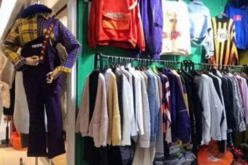 衣服好貴買不下手！內行人教你「說出2句話」砍價　老闆一聽「絕對不敢開高價」：打造雙贏局面