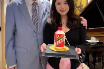 劉詩昆豪宅辦85歲生日宴,懷抱3歲貝貝吹蠟燭,孫穎喝紅酒顯微醺