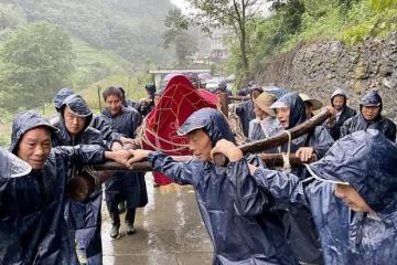 「上墳不帶三人，子孫代代富」，啥意思？上墳有啥講究？