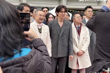 《機智》柳演錫領500人繞境！「不畏寒流中空登場」   路人驚見嚇翻