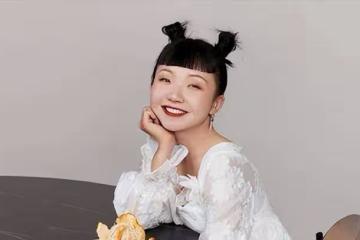 辣目洋子與徐志勝對視合照引熱議,網友:喜劇界的「金童玉女」?