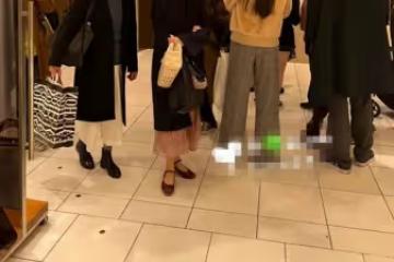 陳冠希全家赴日本度假,秦舒培幫粉絲拍照太友善,徐濠縈也在當地