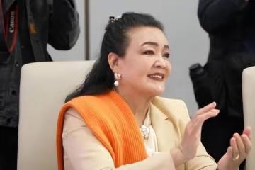 張蘭再掀波瀾:穿搭模仿大S賣貨後,自稱納稅英雄引髮網友熱議
