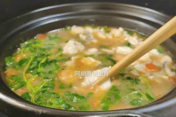春天時快吃它，一口鮮嫩金不換！搭配魚片燒一碗，鮮到飛起、嫩透了