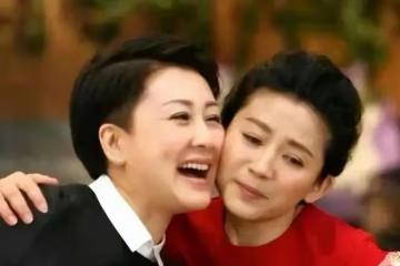 張凱麗不扮嫩自然老多好啊，同框王小丫卻顯老氣，大5歲像她媽媽