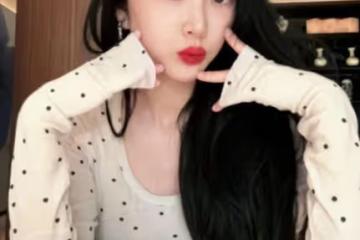 杜淳老婆自信公開全素顏，黑眼圈眼袋明顯，皮膚超好無皺紋
