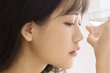 中年異性關係揭秘，三個跡象暗示關係多半是「婚外情」