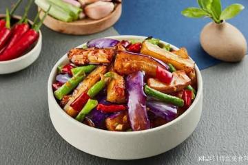 口感豐富的豆角炒茄子，嘗鮮暖胃的美味選擇