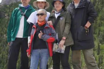 劉濤素顏都這麼好看,但怎麼扮嫩都沒少女感,胡歌鬍子拉碴顯邋遢