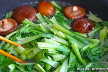 這4種蔬菜必須焯過水才能吃,今天才知道原因,看後趕快告訴家人