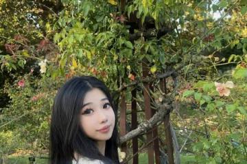 素雅如風:米色長裙下的溫婉韻味與自然之美