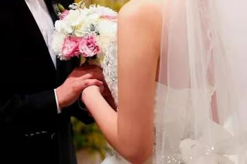 威脅妻子送弟婚房,鳳凰男嘗到苦果:一家重返農門,我也丟了工作