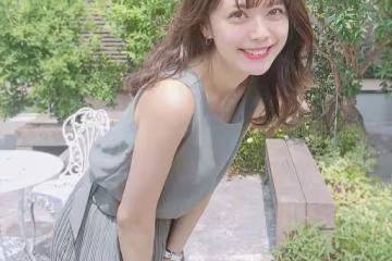 與妻子結婚5年，一直都沒有孩子，檢查後才知道妻子不孕。後來我和女同事出軌，對方意外懷孕了，我也堅決地要和妻子離婚。直到幾天前，我在床下「發現一張泛黃的紙」，看完後當場淚崩：只有我被蒙在鼓裡