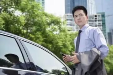 男子替弟弟還債10幾萬，一年後不認帳，5年後成千萬富翁拒相認