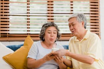鳳凰男沖老婆怒吼:「我養我家5口人,你養父母,那誰養孩子?」