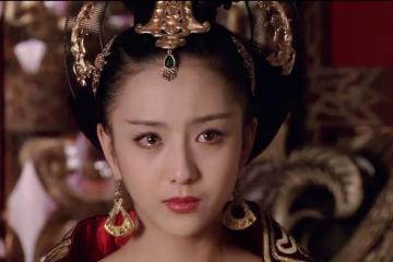 佟麗婭自稱「全班最丑」,看了合照才知道,這是什麼神仙班級!