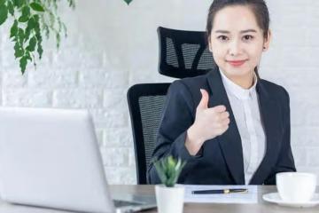親熱時，除了接吻，觸碰女人這個地方，女人更會愛你上癮