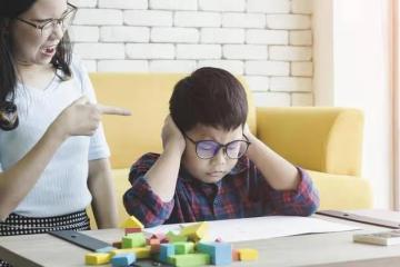 老話說:愛子7不責,別等孩子被你養廢了才知道