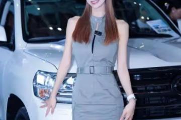 模特女神養成秘籍：完美身材背後的汗水與堅持，性感魅力無人能擋！