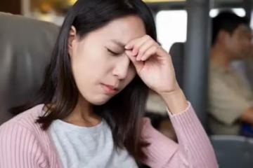 女婿趕走帶娃6年的岳父母,把自己父母接來:岳父母有退休金養老