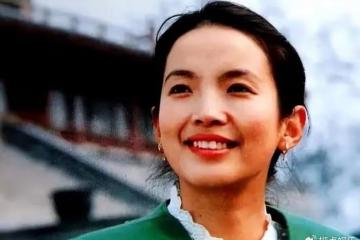 吃中國飯卻親美辱華，寧願撿垃圾也不回國的呂麗萍？如今悄悄回來了