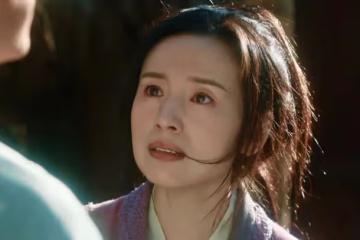 這一次，43歲有皺紋的董潔，卻證明了「高級骨相」的魅力