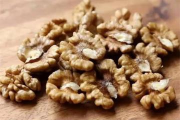 新鮮核桃放冷凍還是冷藏？核桃買多了如何保存？