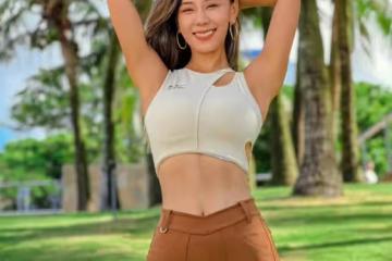 120斤穿瑜伽服也可以美得陽光健康