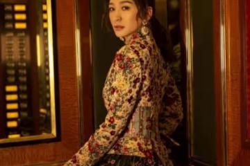 平時不愛打扮的李小冉，穿禮裙太驚艷，這麼花的衣服都能HOLD的住