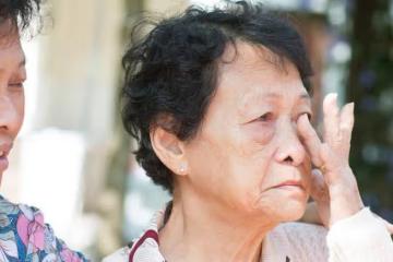 68歲阿姨再婚49歲男人,結婚當晚阿姨就提出離婚,阿姨:過不下去