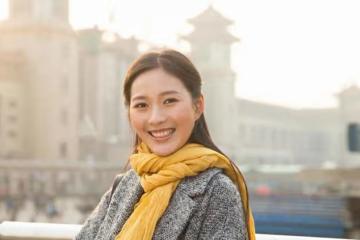 故事：那年火車上，與陌生女人共擠一張臥鋪，一年後雨夜再續前緣