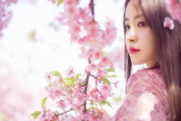 情感故事：到南京出差，女領導溫柔待我，與她發生一場另類情緣