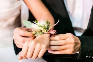 「房子不是我的，車子也是借的，你還愛我嗎？」「婚禮取消吧」