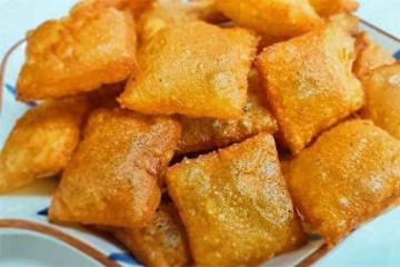 2個土豆,1碗糯米粉,不發麵不燙麵,自製酥脆薯片,小孩子超喜歡