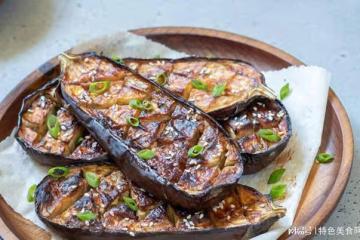 香氣四溢，外酥內嫩的美味烤茄子，滿足你的味蕾享受