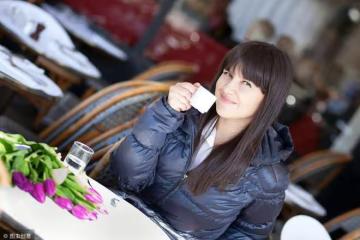 和大齡剩女相親，因為我喜歡這樣一位女明星，她就把我拉黑了