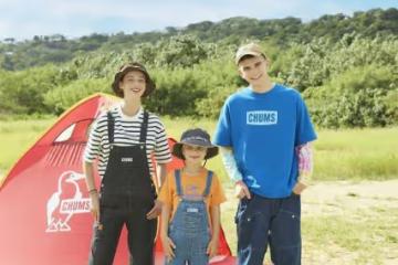 春季出遊穿搭指南!繽紛親子、單寧復古風、旅遊配件…