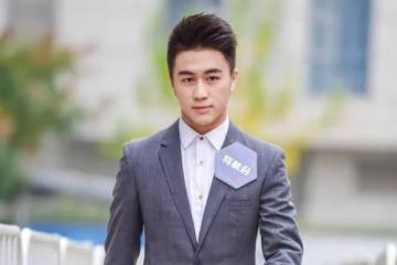 何猷君攜母游武大賞櫻,母子情深惹人羨!