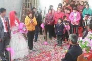 寶寶滿月後，選擇了和老婆離婚，惹不起還躲不起嗎？