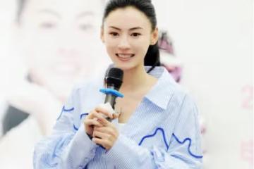 張柏芝這妝容還挺顯老的,雖然臉蛋看著挺飽滿,但卻有點不自然
