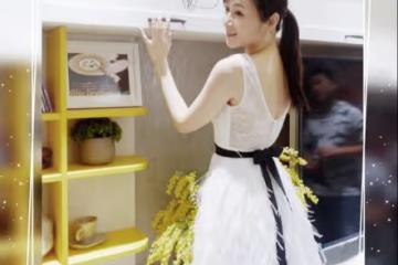 萬綺雯真是美到人心坎里了，穿裙子還露出一半肩膀，真挺美的