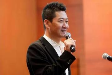 周傑悲痛告別：25年鐵粉離世，誰的心又空了？