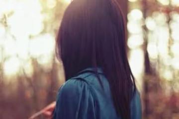 妹妹喜歡我男友,我媽的態度:姐姐應該讓著妹妹