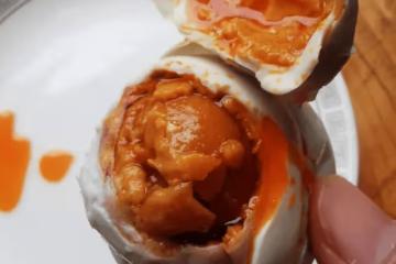腌鹹蛋的傳統做法,不用黃泥,不用鹽水,30天流油起沙,咸鮮甘香