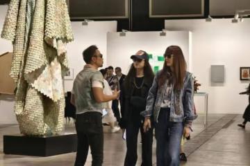 王岳倫攜新歡甜蜜看展，小女友穿透視裝身材吸睛，顏值被路人誇讚