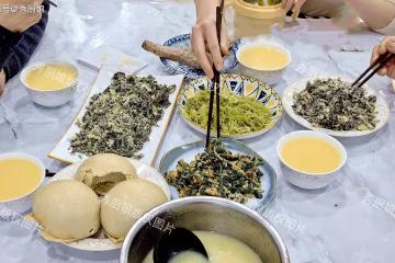 河南老兩口的晚餐,在朋友圈火了,網友:太寒酸了,看著就沒食慾