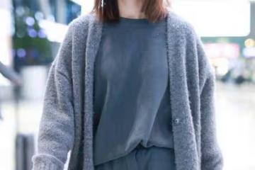 阿Sa真懂「高級感」穿搭，同色系疊穿簡約大氣，越簡單越顯氣質