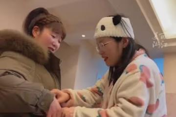 兒媳出月子給婆婆10000紅包,感謝月子裡,婆婆白天黑夜悉心照顧