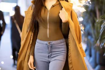 性感寫真：破洞牛仔褲，別致魅力婀娜身姿，惹火動人令人心醉